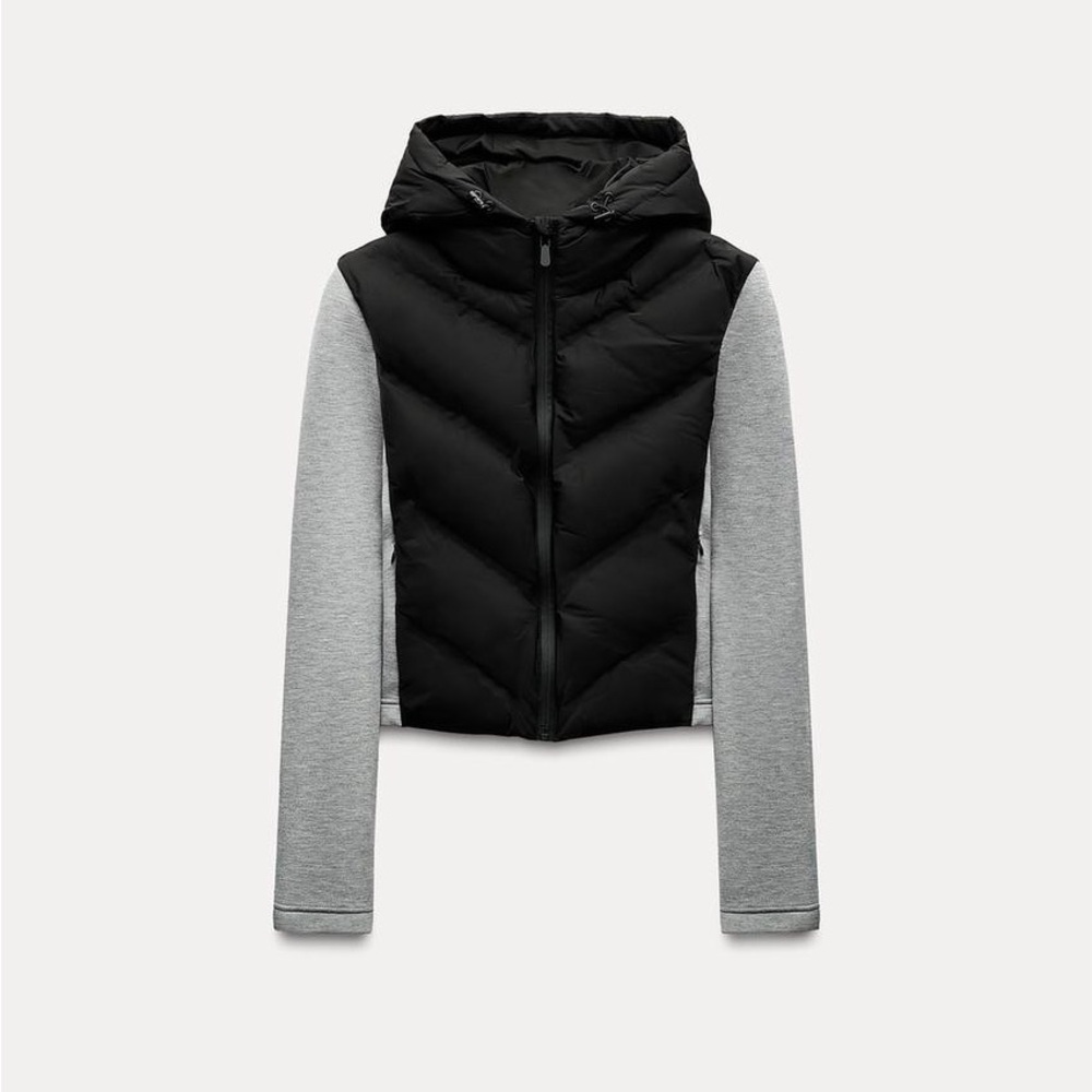 Gorgeous chic gray/black puffer sweater/jacket with hood😍